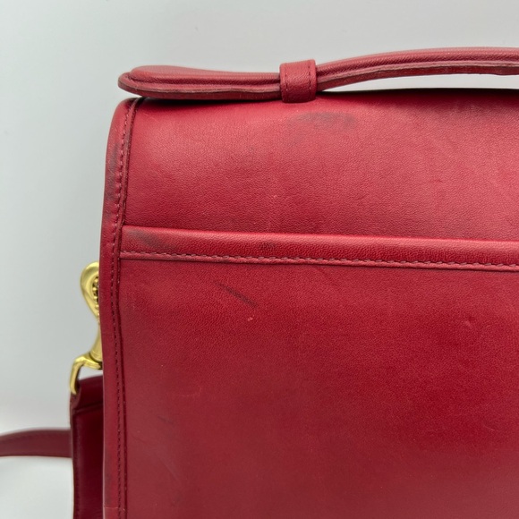 Elegant Vintage Red Leather Coach Court Shoulder Bag - Picture 4 of 15